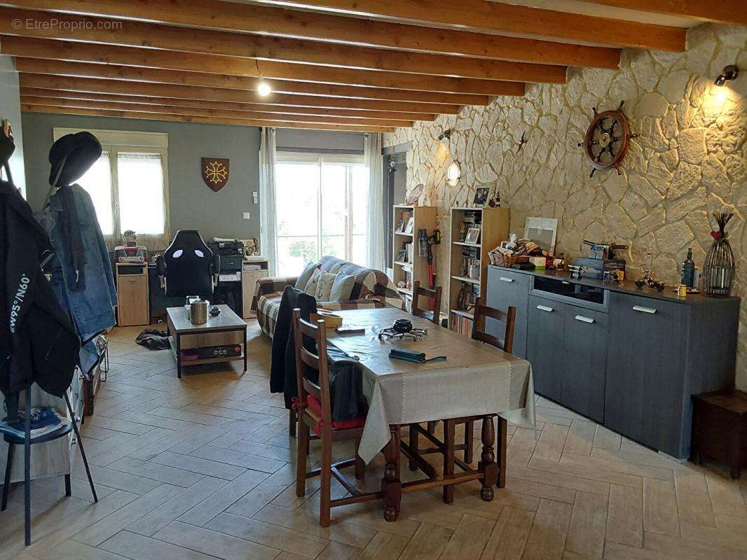Maison à LANDELEAU