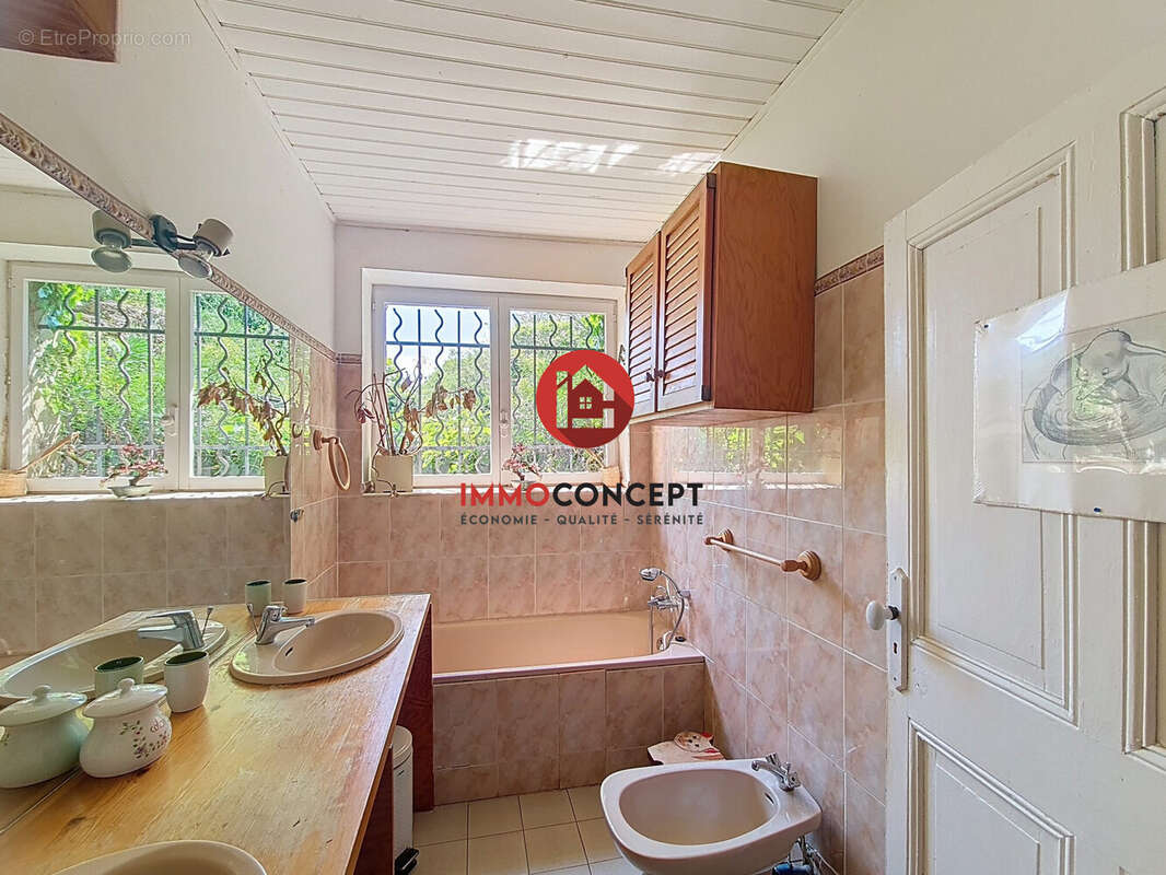 Maison à SAUVETERRE