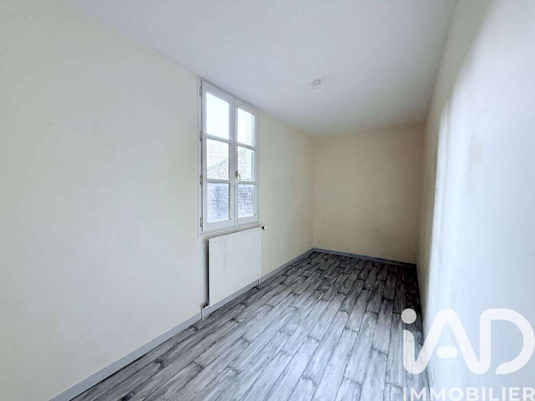 Appartement 500 m² à Sedan  - photo 5