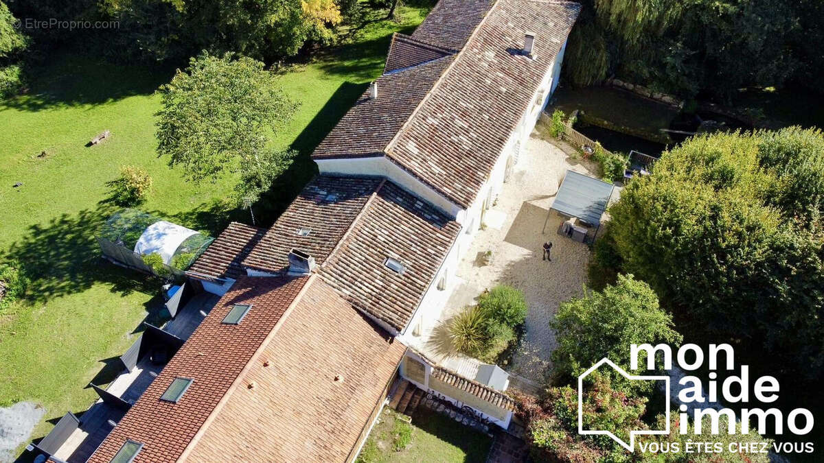 Maison à CAMARSAC