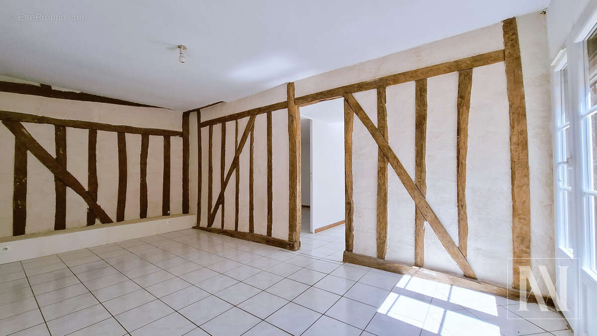 Maison familiale aux beaux volumes avec fort potentiel d'aménagement - photo 10