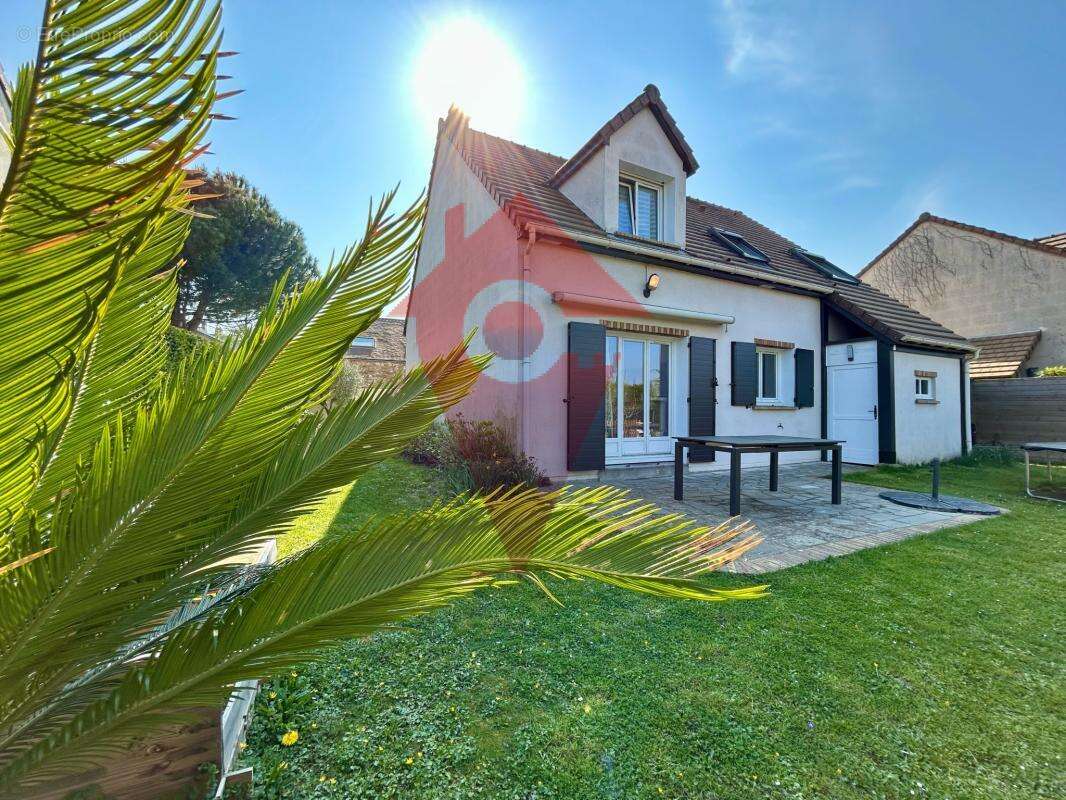 Maison à MORAINVILLIERS