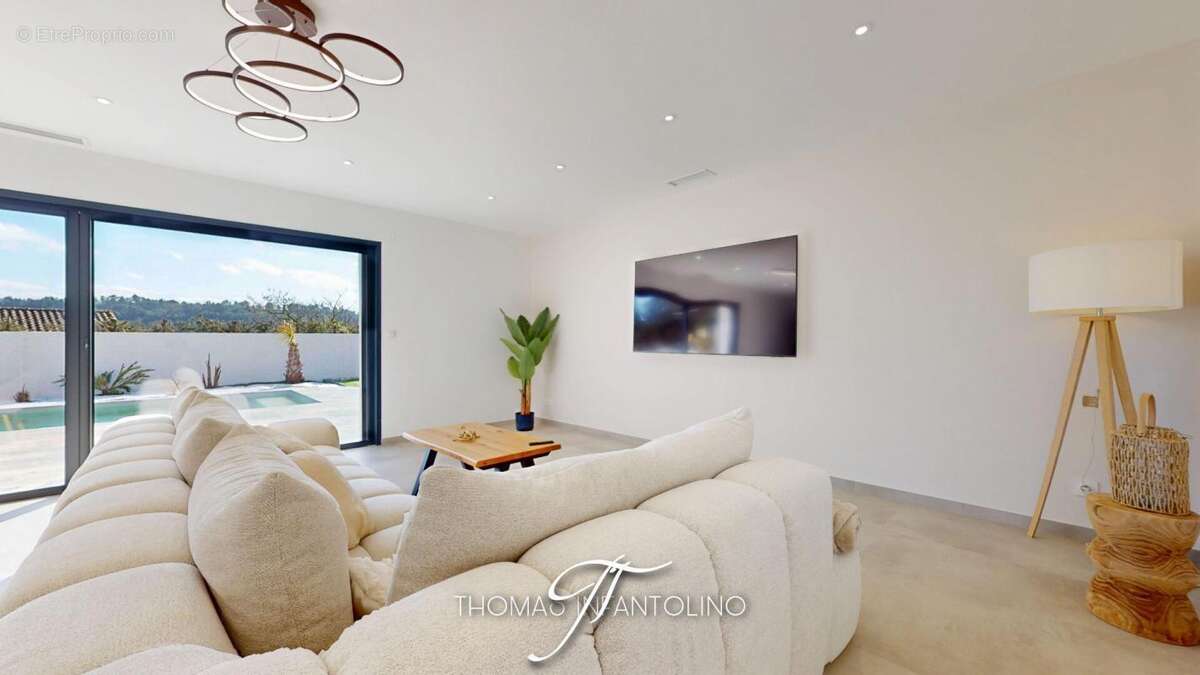 En exclusivite - plain pied - 4 chambres - piscine - garage - photo 9