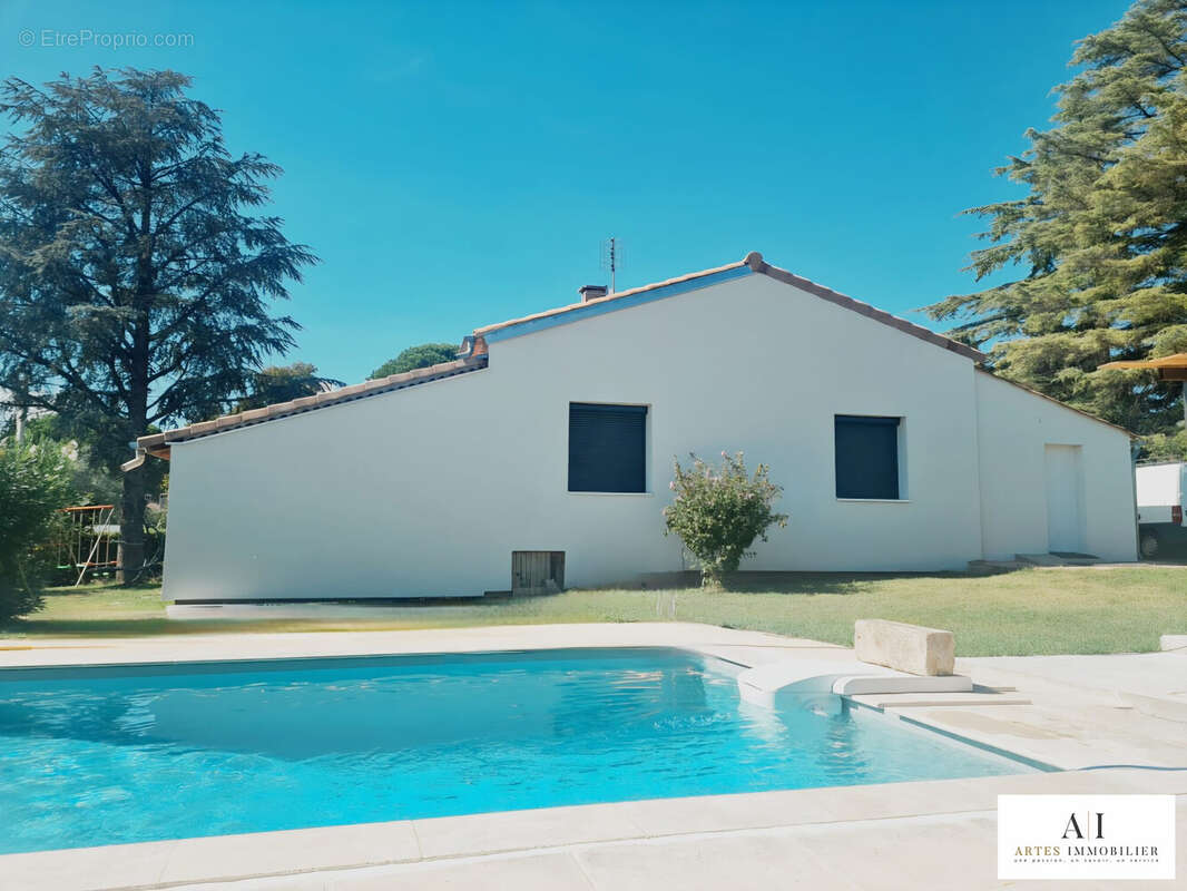 Maison à MONTBOUCHER-SUR-JABRON