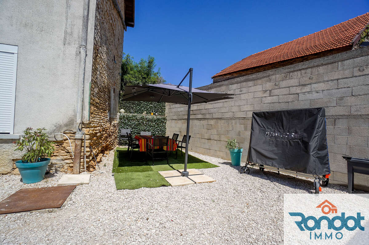5 pièces/3 chambres 137 m2 terrain 282 m2 - photo 9