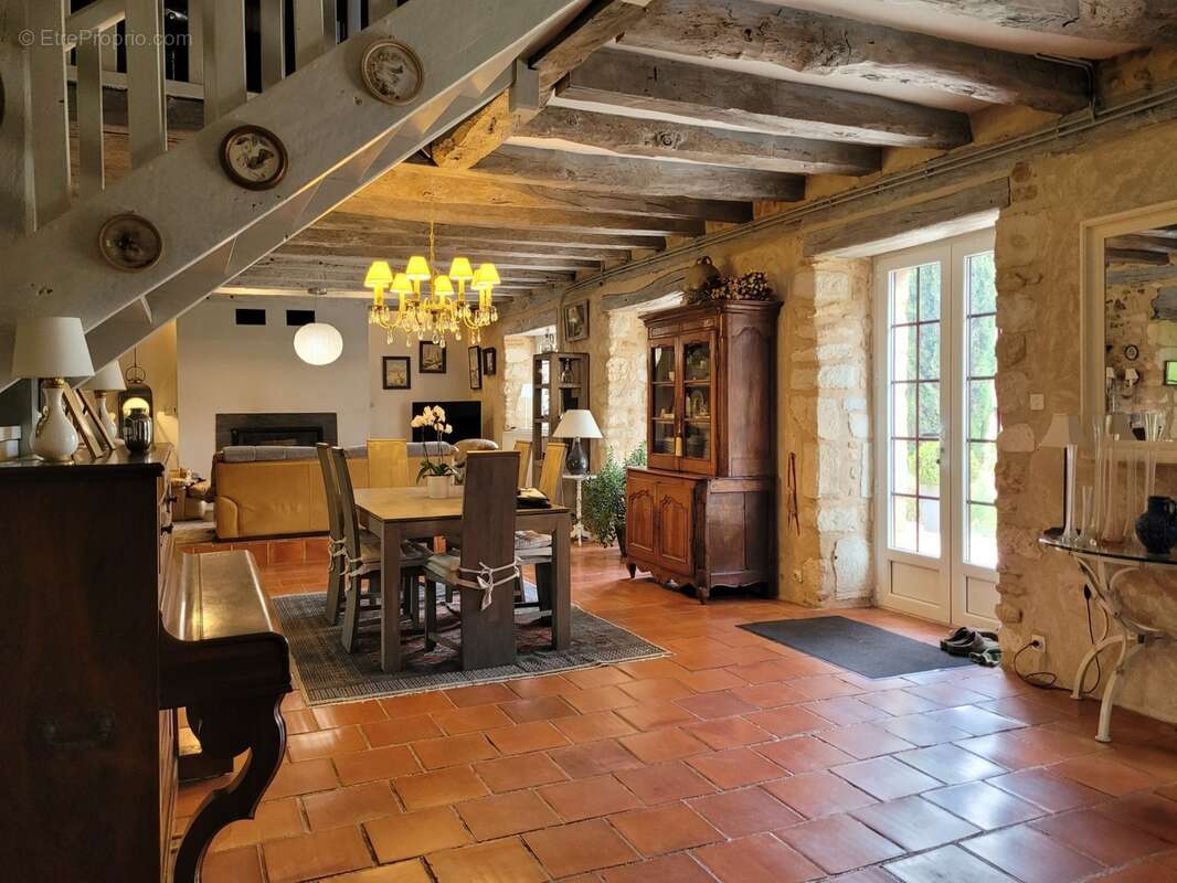 Propriete à vendre 15 pièces LA DOUZE (24) - photo 13