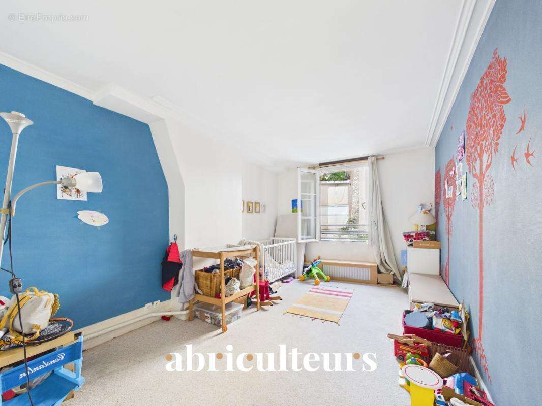 Appartement traversant en vente à Paris 18ème, limite Batignolles (75018) - photo 10