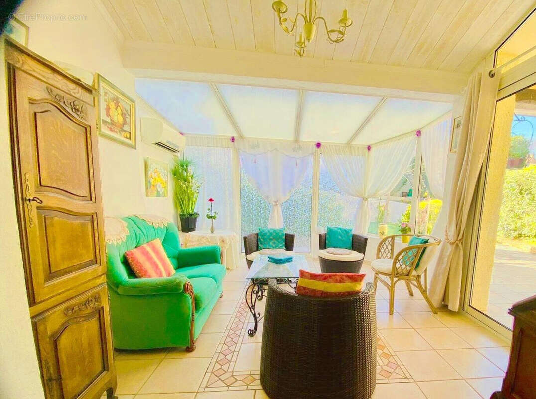 Maison à SIX-FOURS-LES-PLAGES