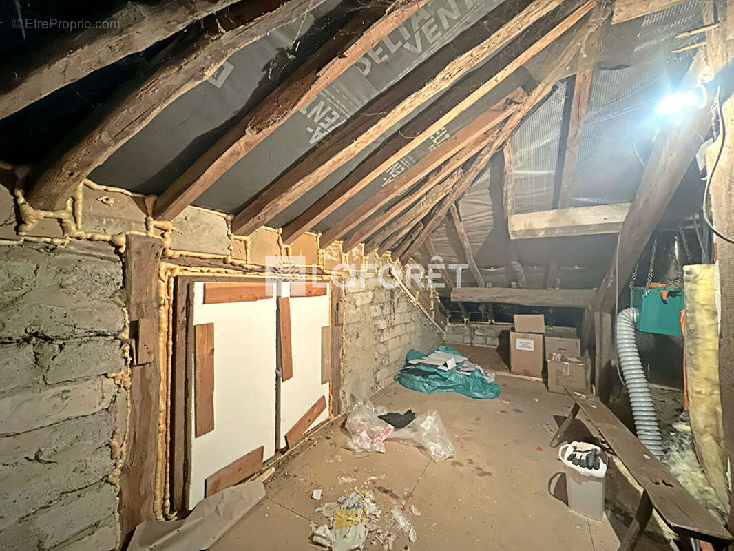 Maison à LESCHEROUX