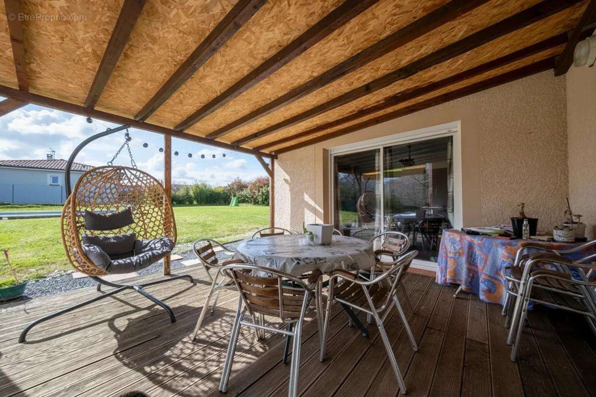 Maison à GRAZAC