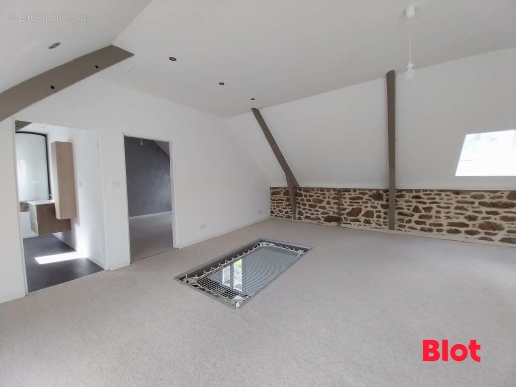 Maison à SAINT-PIERRE-DE-PLESGUEN