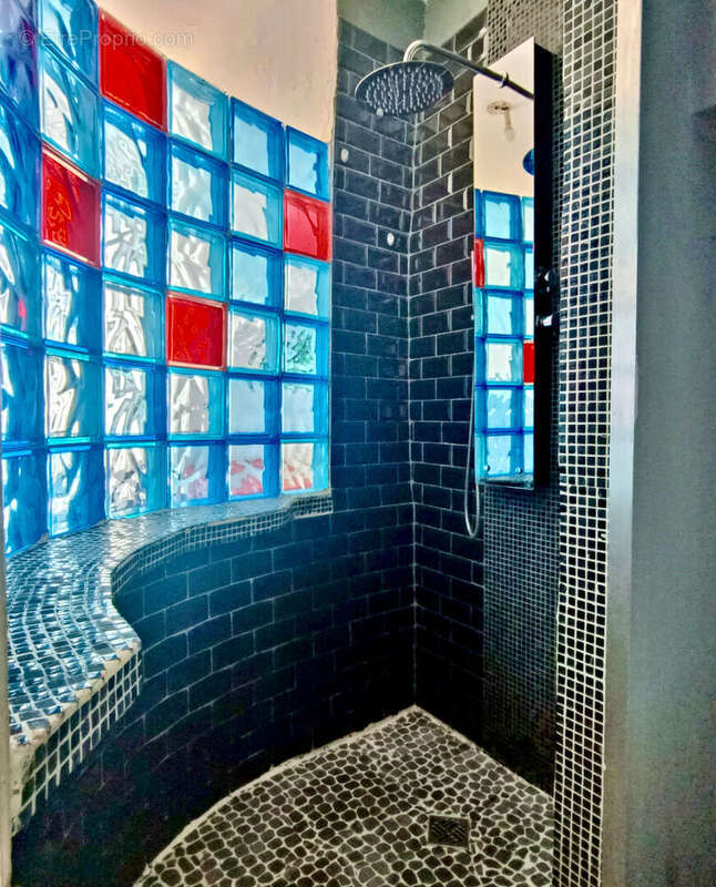 Appartement à MARSEILLE-3E