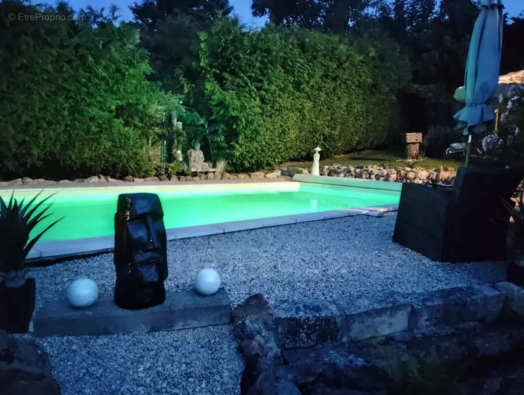 Maison à VILLENEUVE-LA-GUYARD