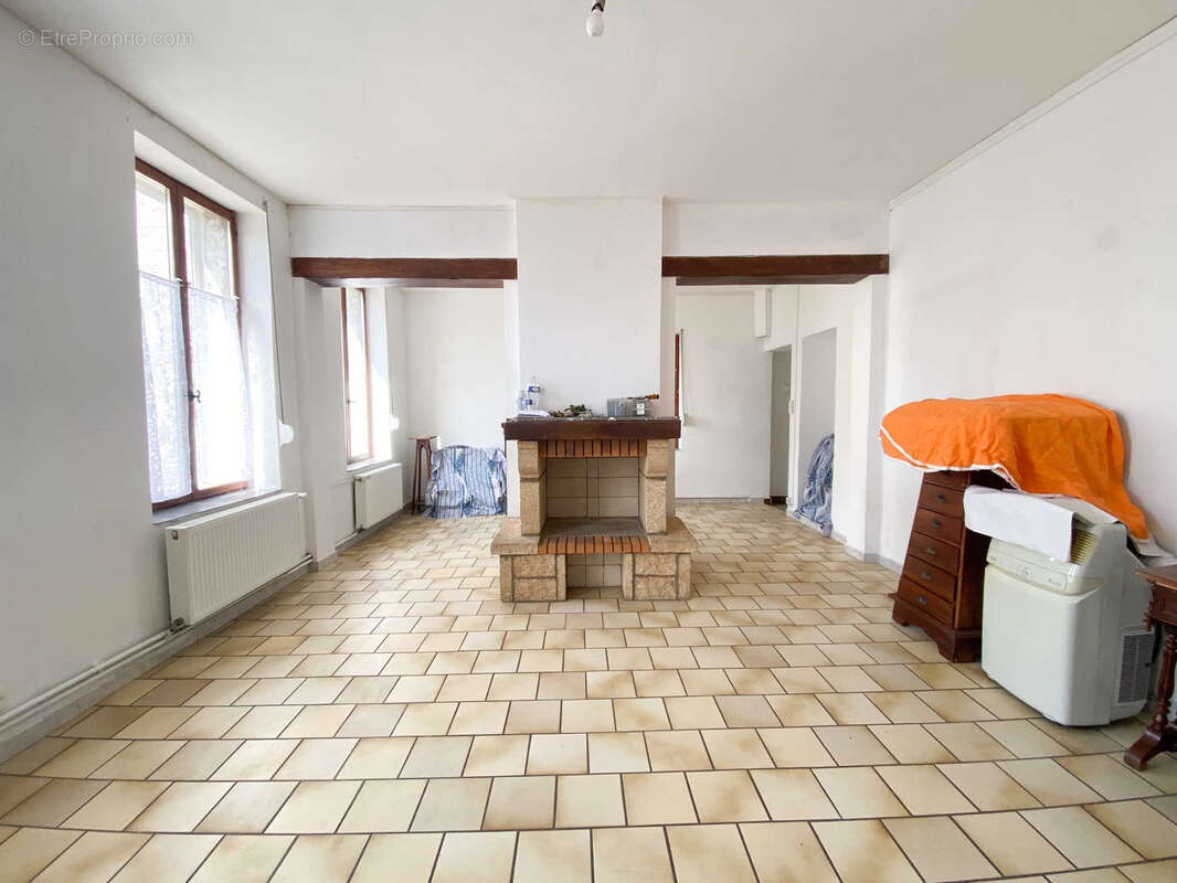 Maison robuste en brique - photo 3