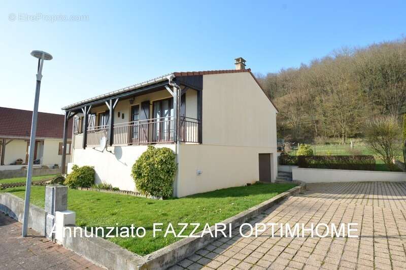 Maison individuelle sur sous-sol complet à Montmédy – 107 m² – 4 chambres – Garage 45 m² – Secteur calme proche Belgique & Luxem - photo 2