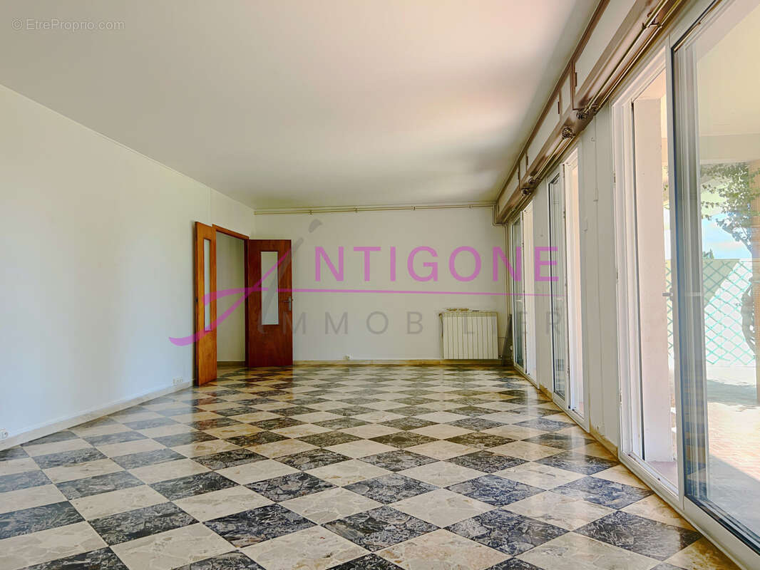 Appartement à SANARY-SUR-MER