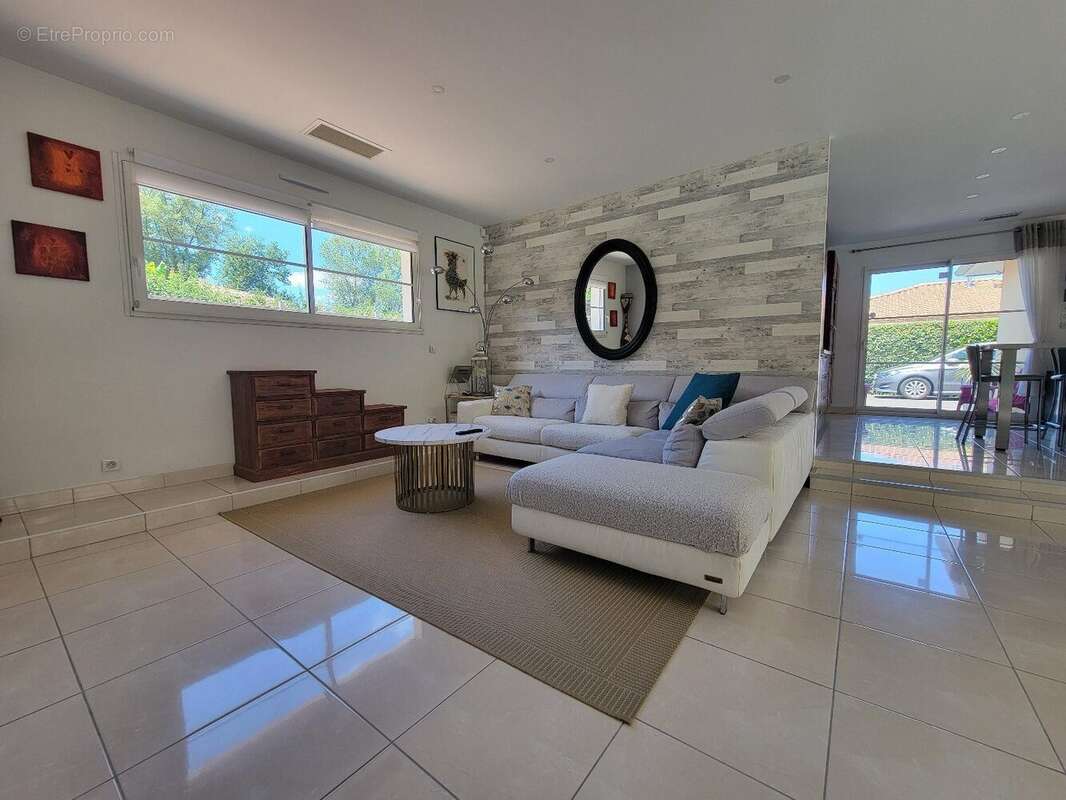 Maison 222 m² à Leognan  - photo 6