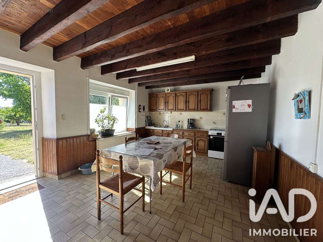 Maison 117 m² à Taupont  - photo 2