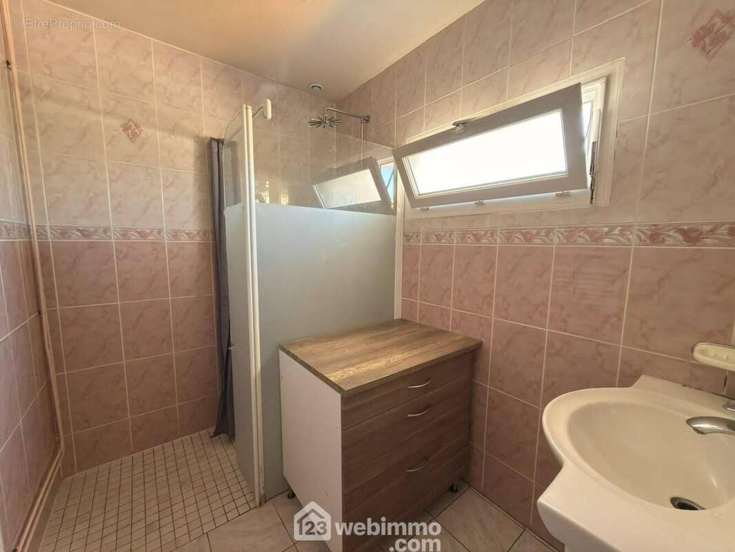 Maison 98 m² à Longue-Jumelles  - photo 6