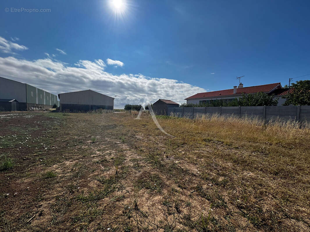 Terrain Longeville Sur Mer 571 m2 - photo 2