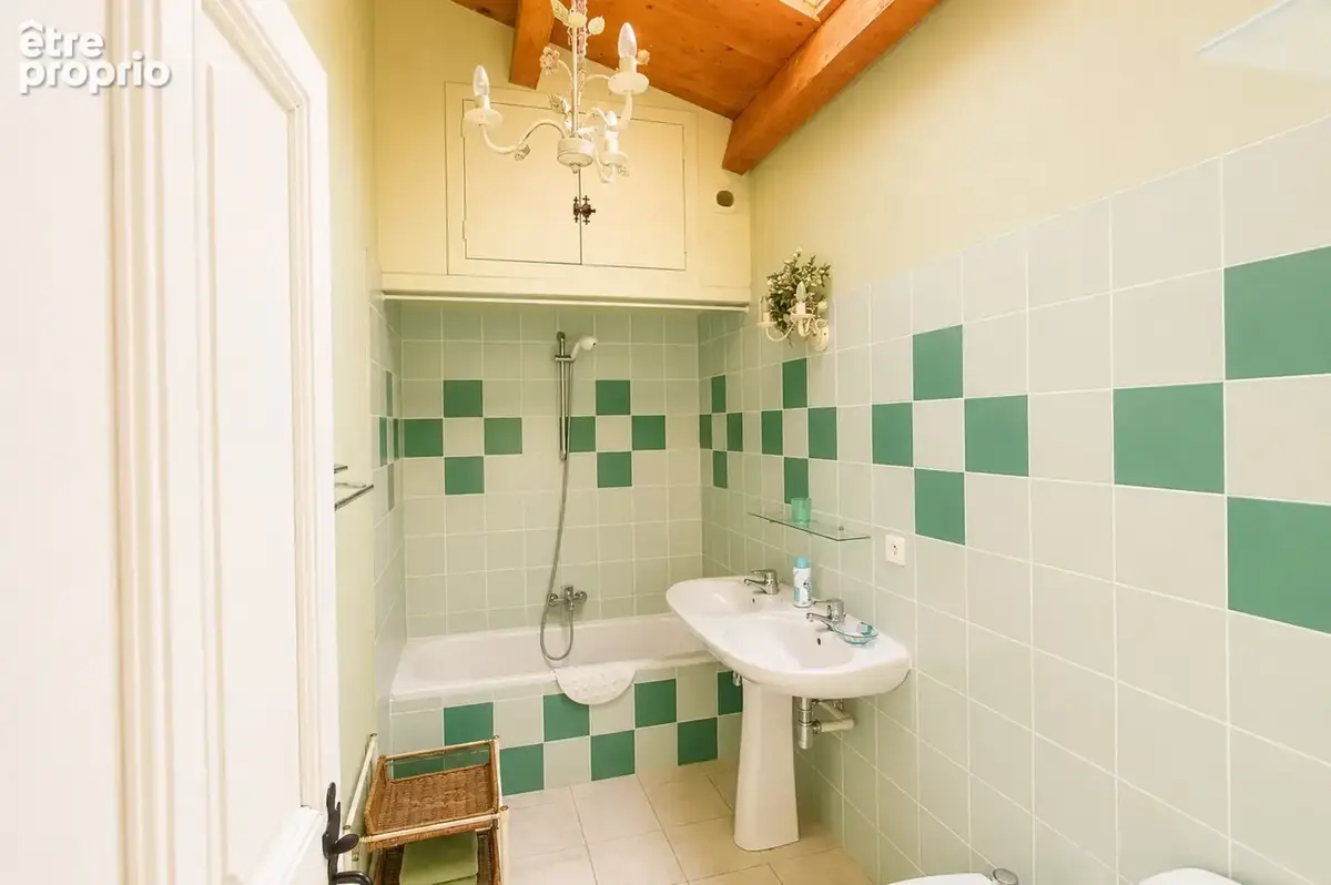 Propriété de caractère en pierre – 556 m² – Saint-Étienne-de-Serre - photo 18