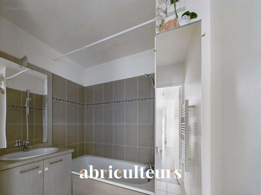 Splendide Appartement de 86.0 m² avec de grands extérieurs en vente à Villeneuve-la-Garenne (92390) - photo 11