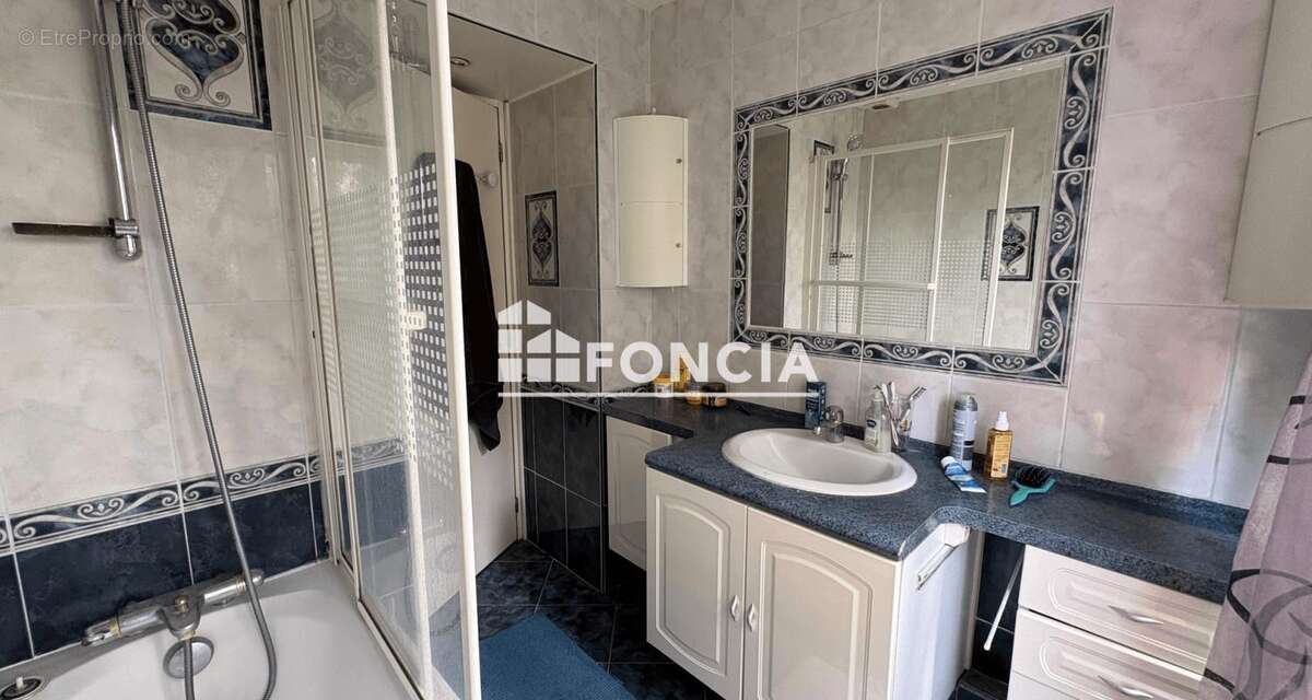 Appartement à FRESNES