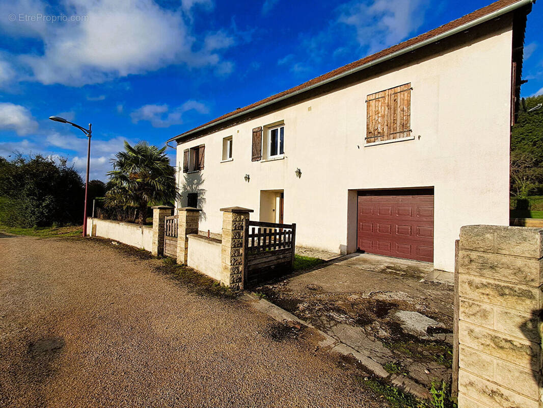 Maison à MEILHAC