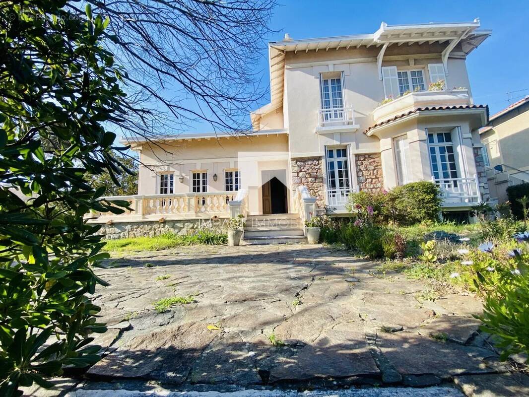 Maison à HYERES