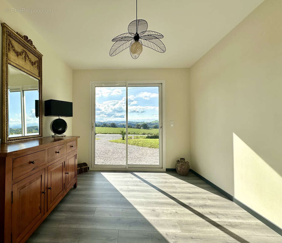 Maison à BEHASQUE-LAPISTE