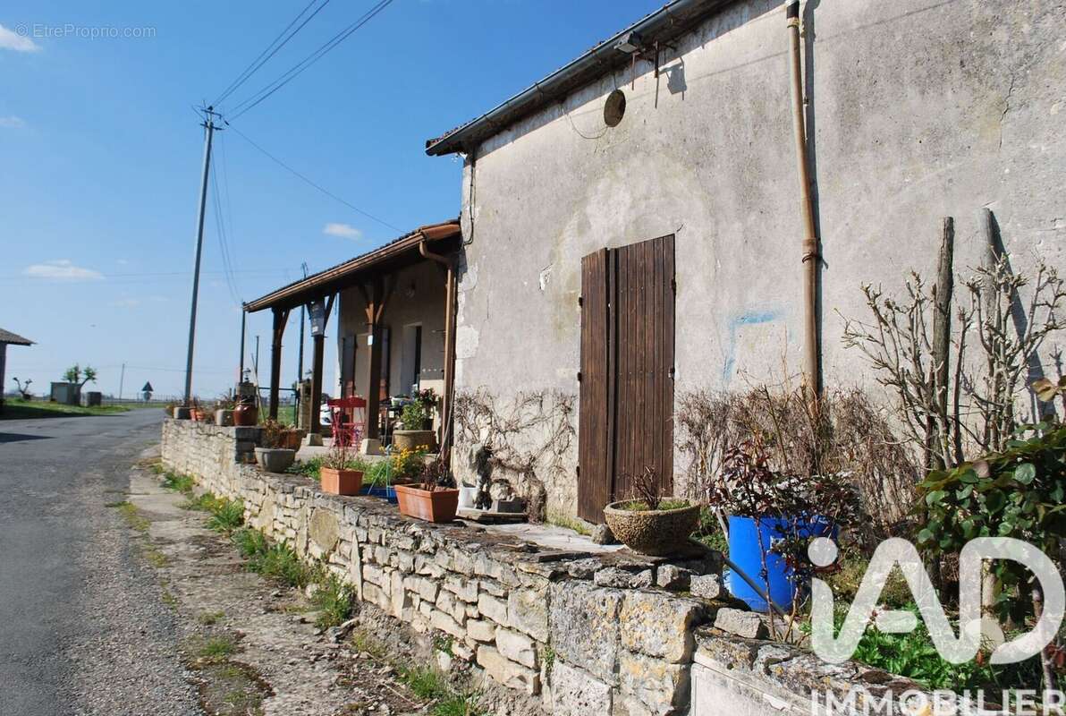 Maison 134 m² à Razac-De-Saussignac  - photo 2