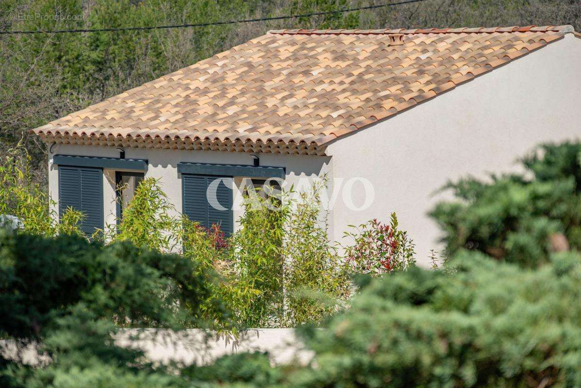 Maison à LE PUY-SAINTE-REPARADE
