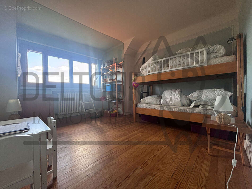 Maison à CRECY-LA-CHAPELLE