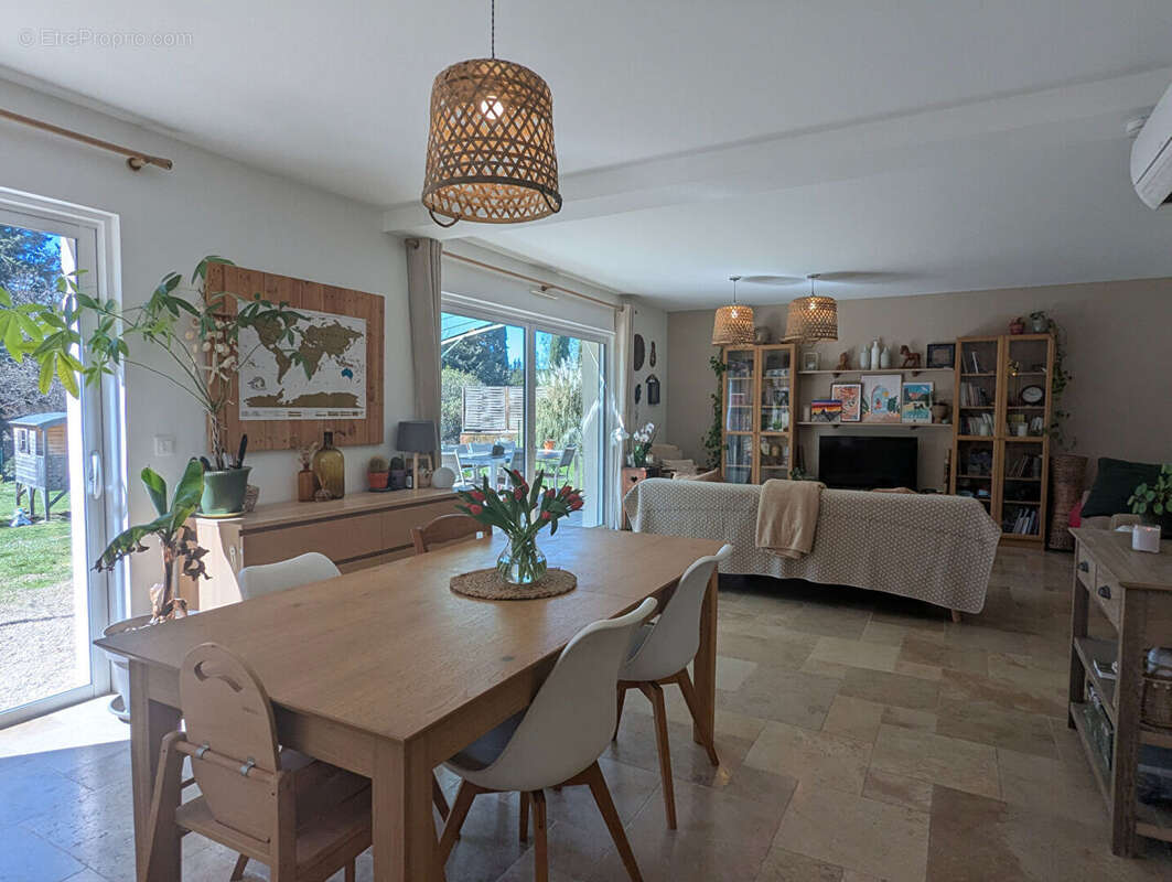 Maison à VILLECROZE