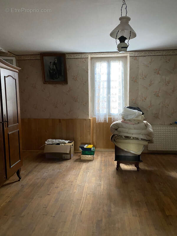 Maison à BLANQUEFORT-SUR-BRIOLANCE