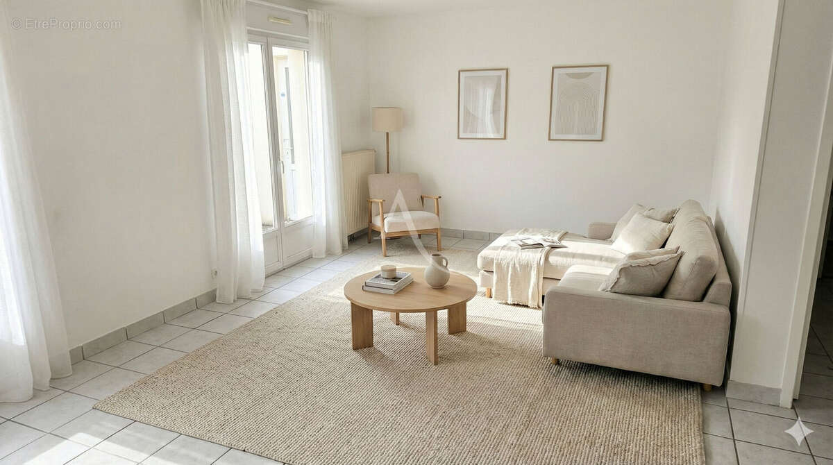 Maison à SAINT-THIBAULT-DES-VIGNES