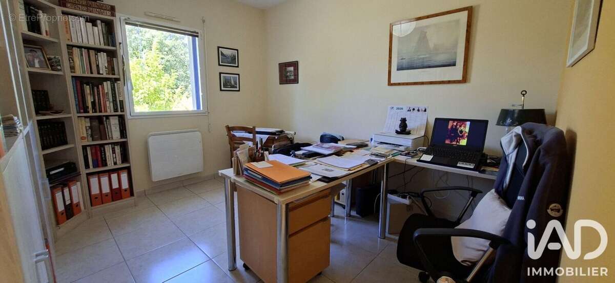 Photo 8