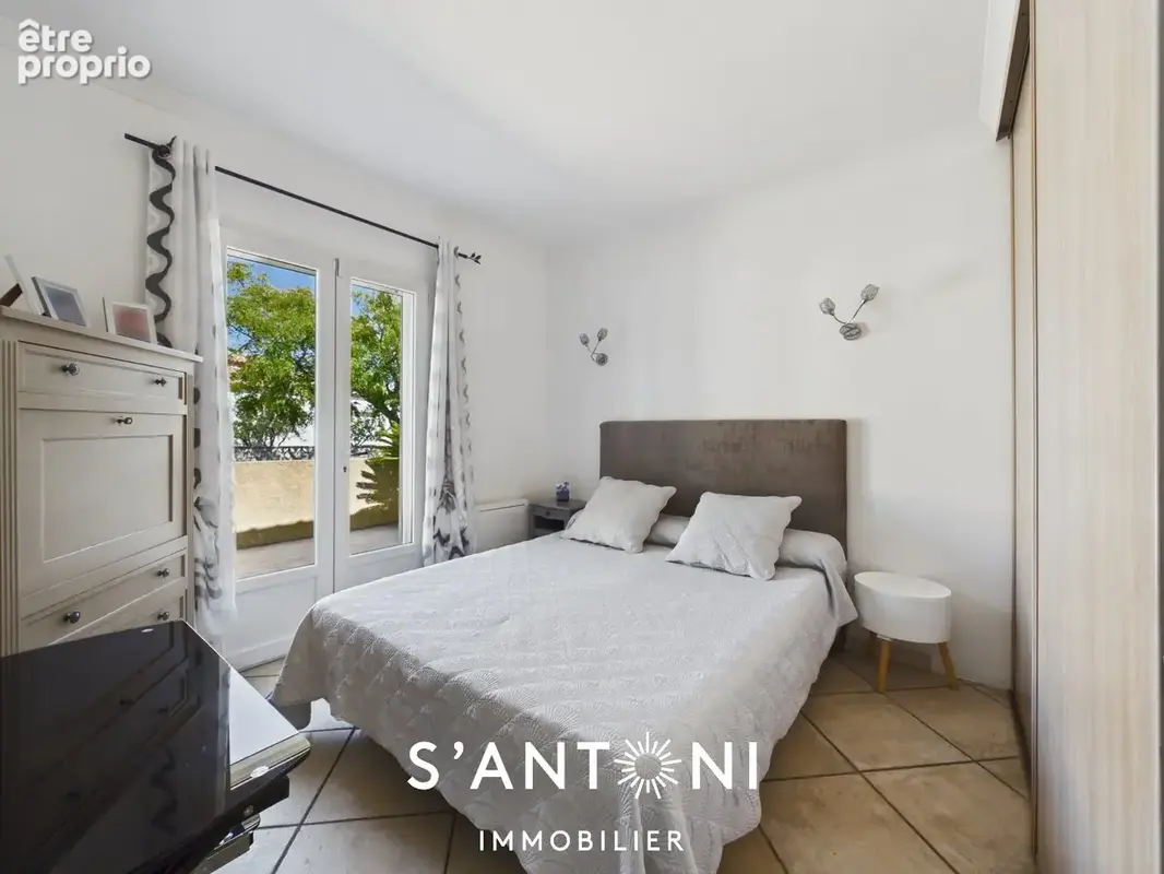 Maison familiale de 158 m² avec garage, T2 indépendant et 1 800 /an de revenus solaires à Frontignan Lapeyrade ! - photo 7