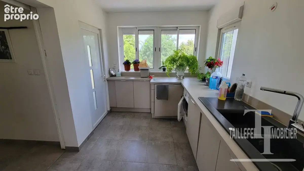 Maison 106 m² à Sarlande  - photo 6