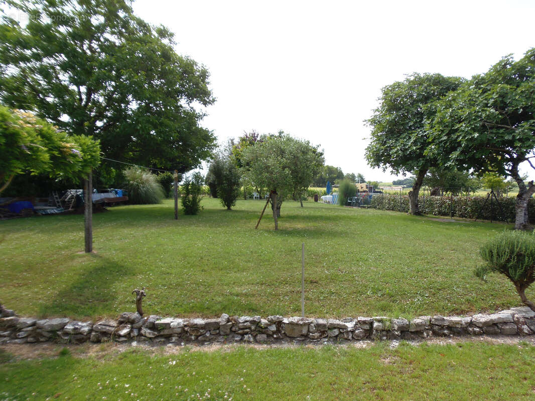 Maison à SAINT-DIZANT-DU-GUA