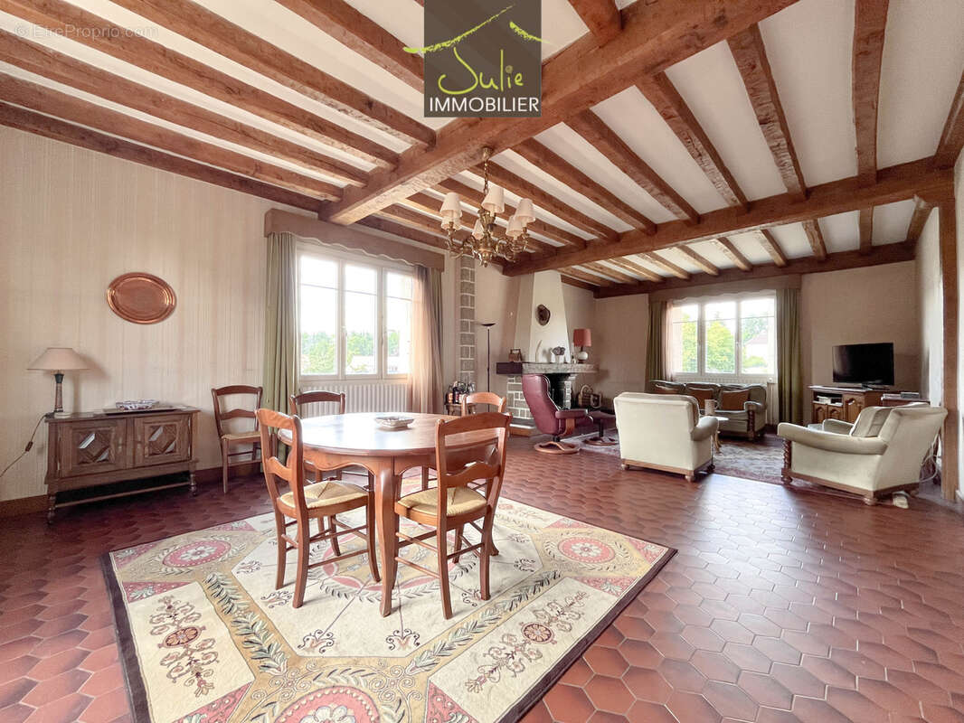 Maison à MONCOUTANT