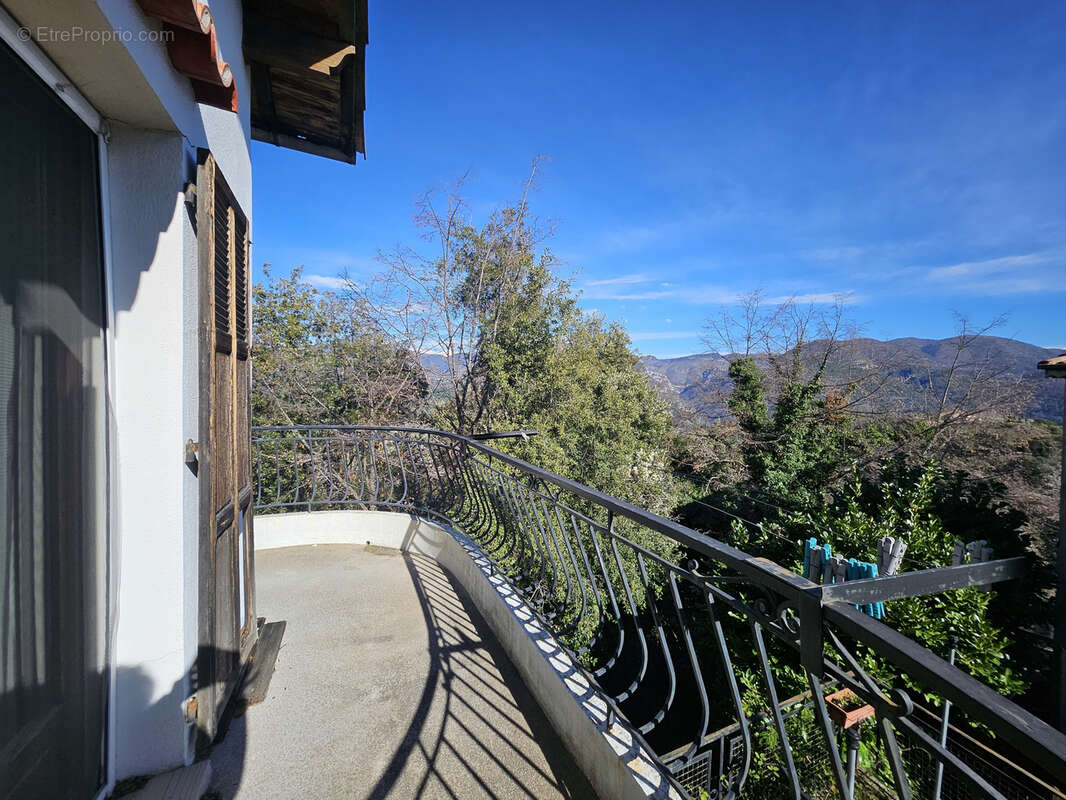 Maison à BERRE-LES-ALPES