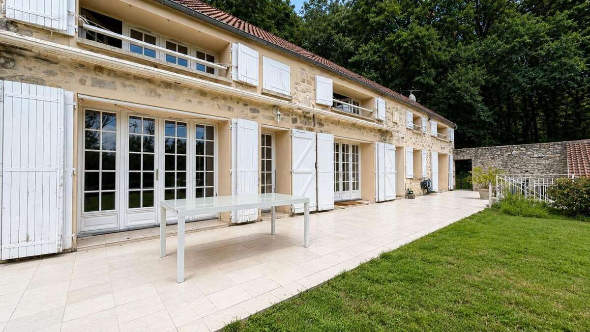 Maison à GUIGNEVILLE-SUR-ESSONNE