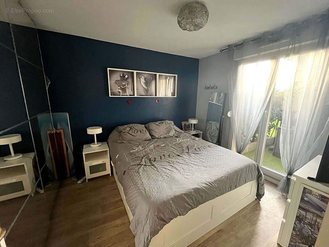 Appartement à CHANTELOUP-LES-VIGNES