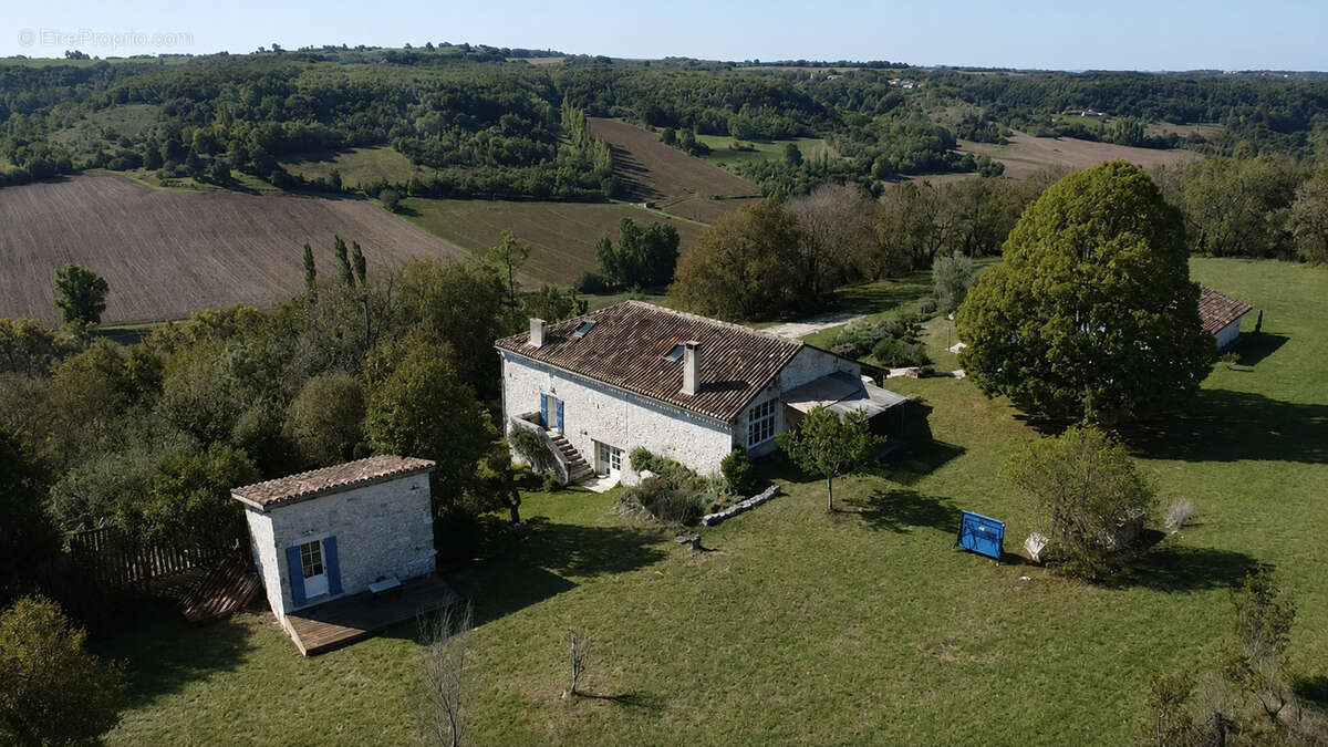 Maison à MONTAIGU-DE-QUERCY