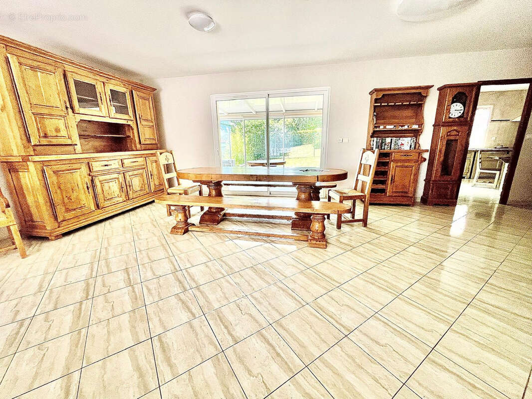 Maison à CRECY-LA-CHAPELLE