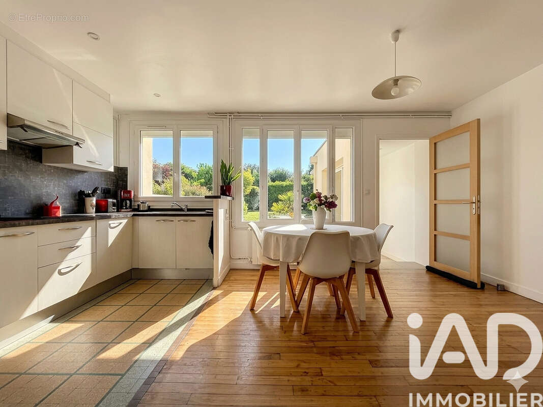 Maison 105 m² à La Rochelle  - photo 5