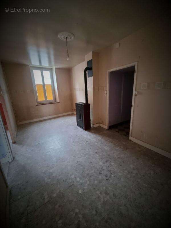 Maison à LES BORDES