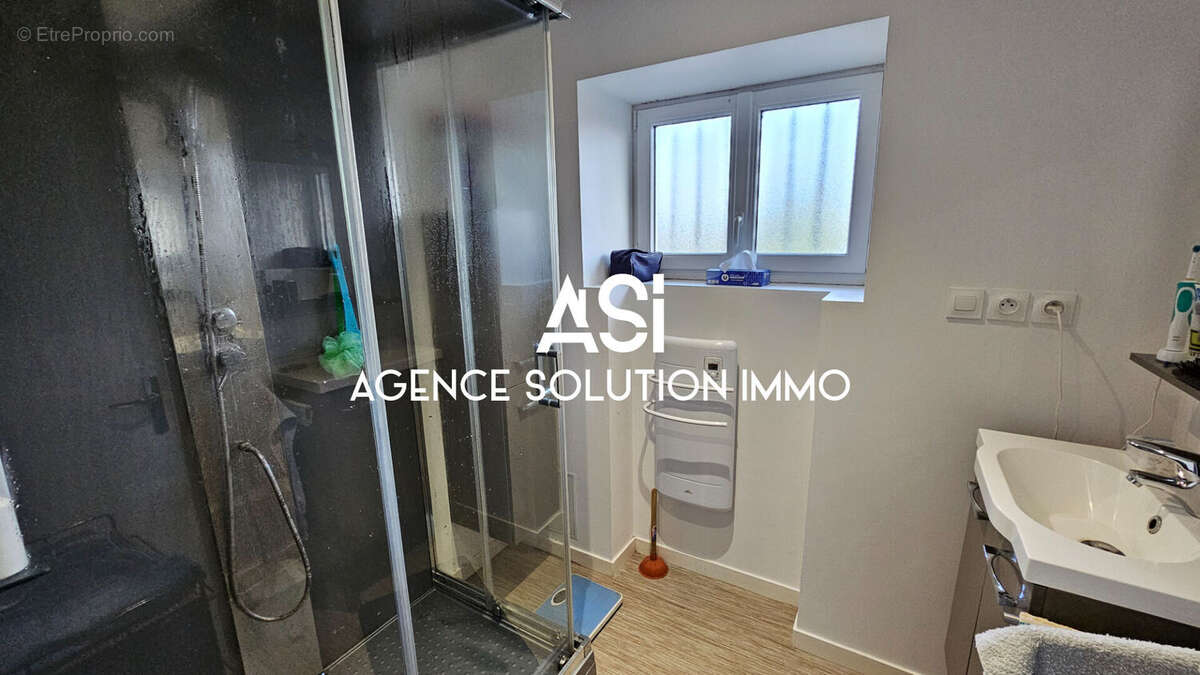 Maison à NEUVILLETTE-EN-CHARNIE