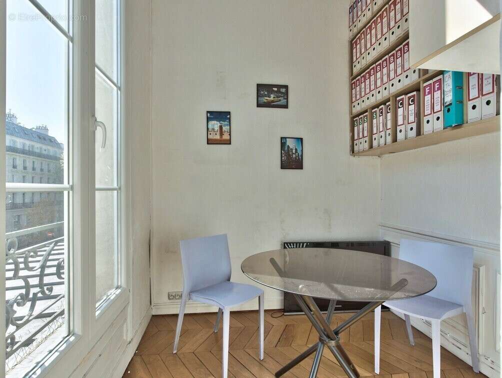 Commerce à PARIS-10E